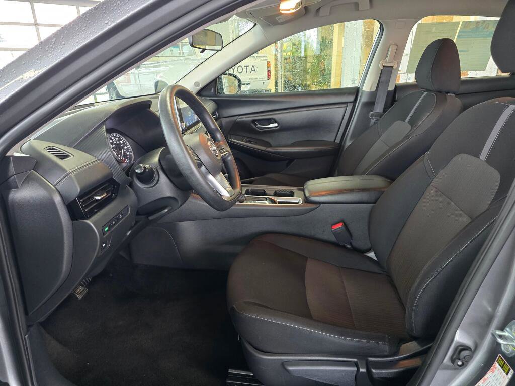 Used 2024 Nissan Sentra SV FWD image 18