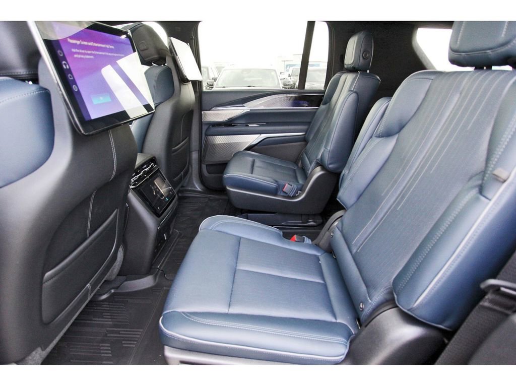 New 2026 Cadillac Escalade IQL Luxury image 7