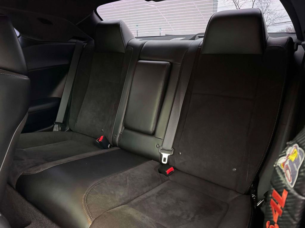 Used 2016 Dodge Challenger R/T Scat Pack w/ Leather Interior Group RWD image 28