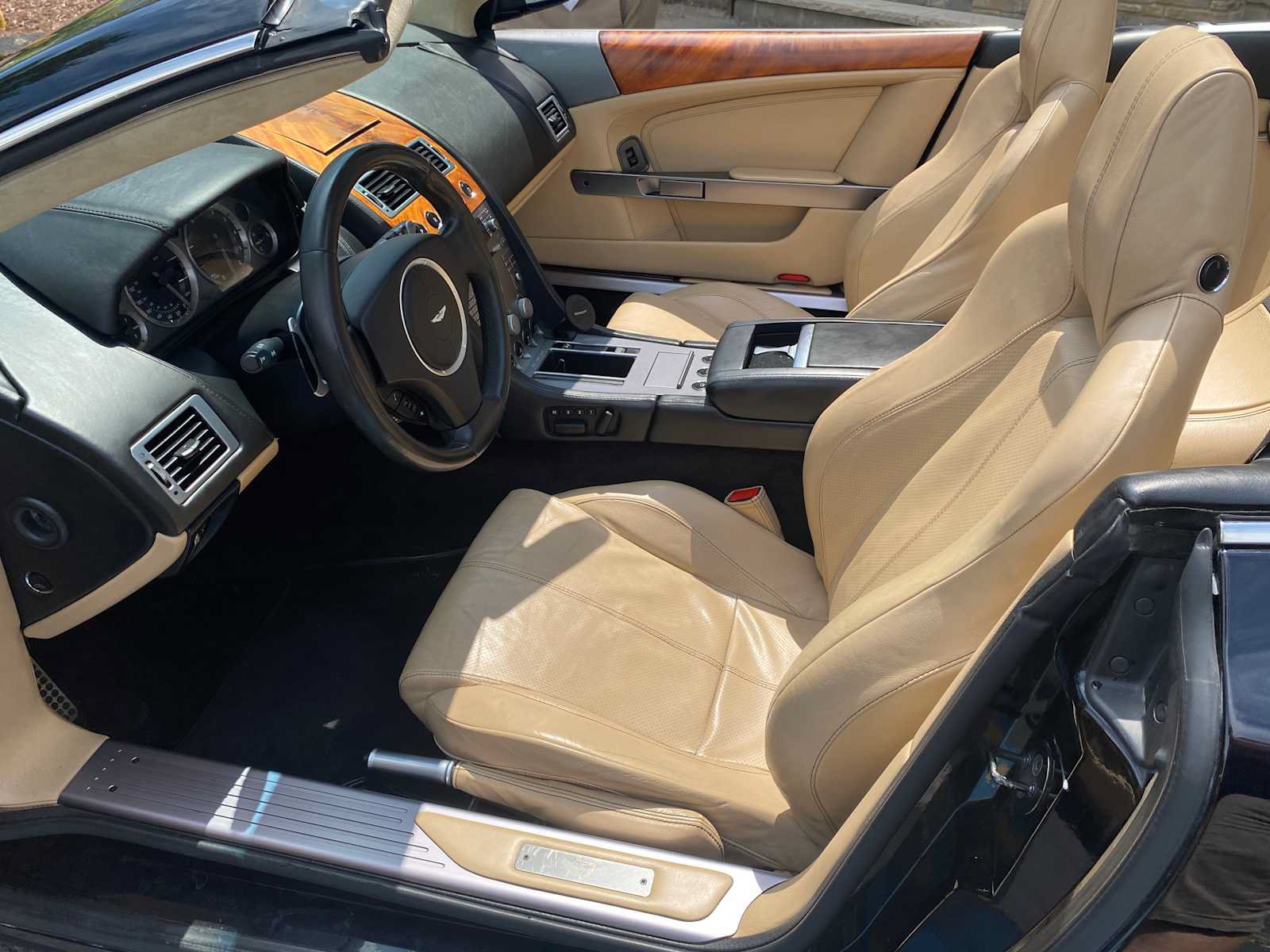 Used 2007 Aston Martin DB9 Volante RWD image 13