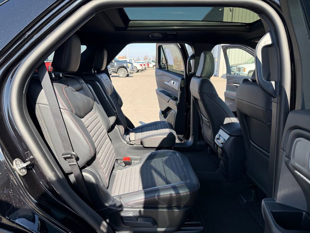 New 2026 Ford Explorer ST-Line w/ ST-Line Street Pack image 20