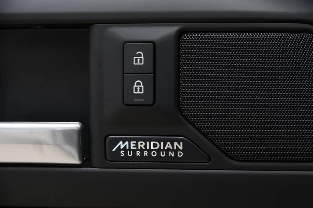 New 2026 Land Rover Defender 110 X-Dynamic SE AWD/4WD image 28