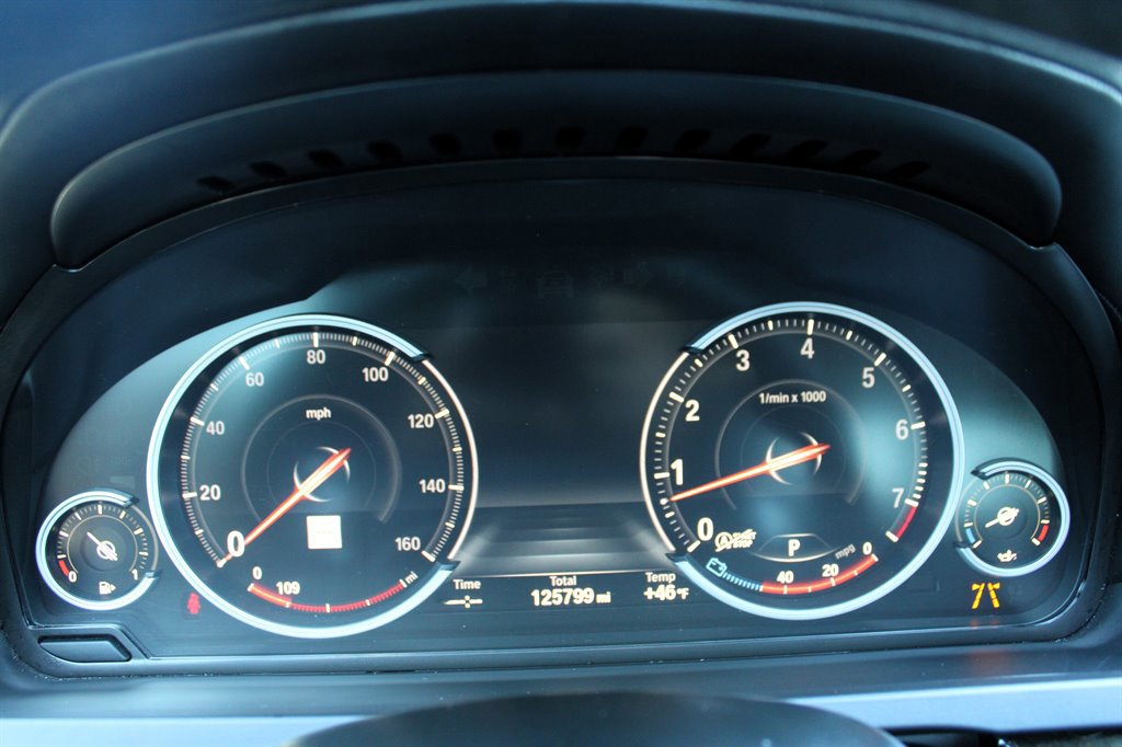 Used 2015 BMW 750i RWD image 23