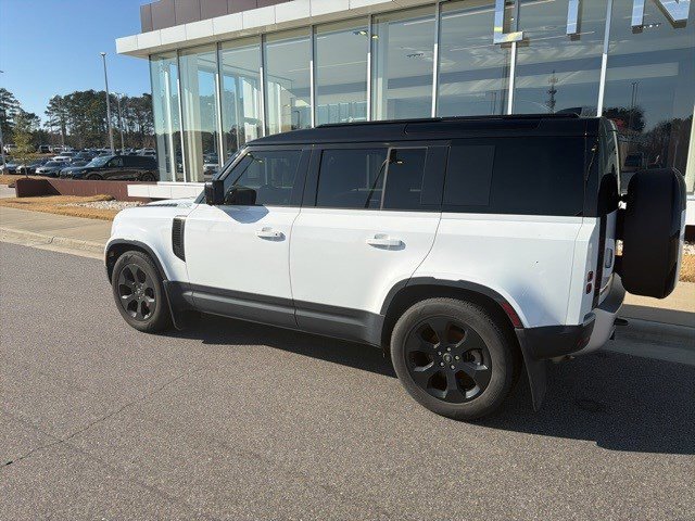 Used 2025 Land Rover Defender 110 S image 7