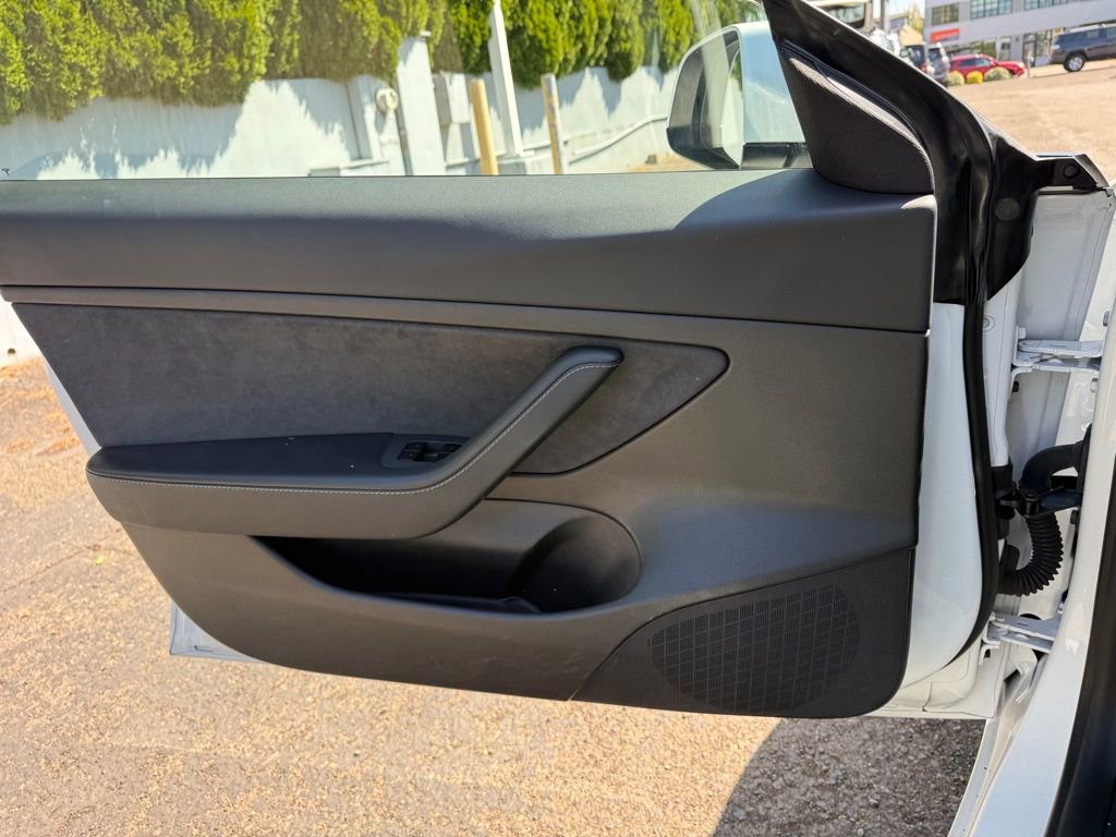 Used 2021 Tesla Model 3 Standard Range Plus RWD image 19