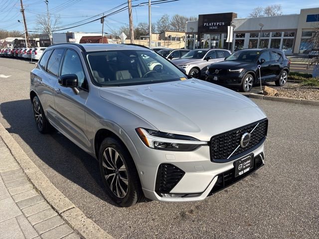 Used 2025 Volvo XC60 B5 Plus AWD/4WD image 7