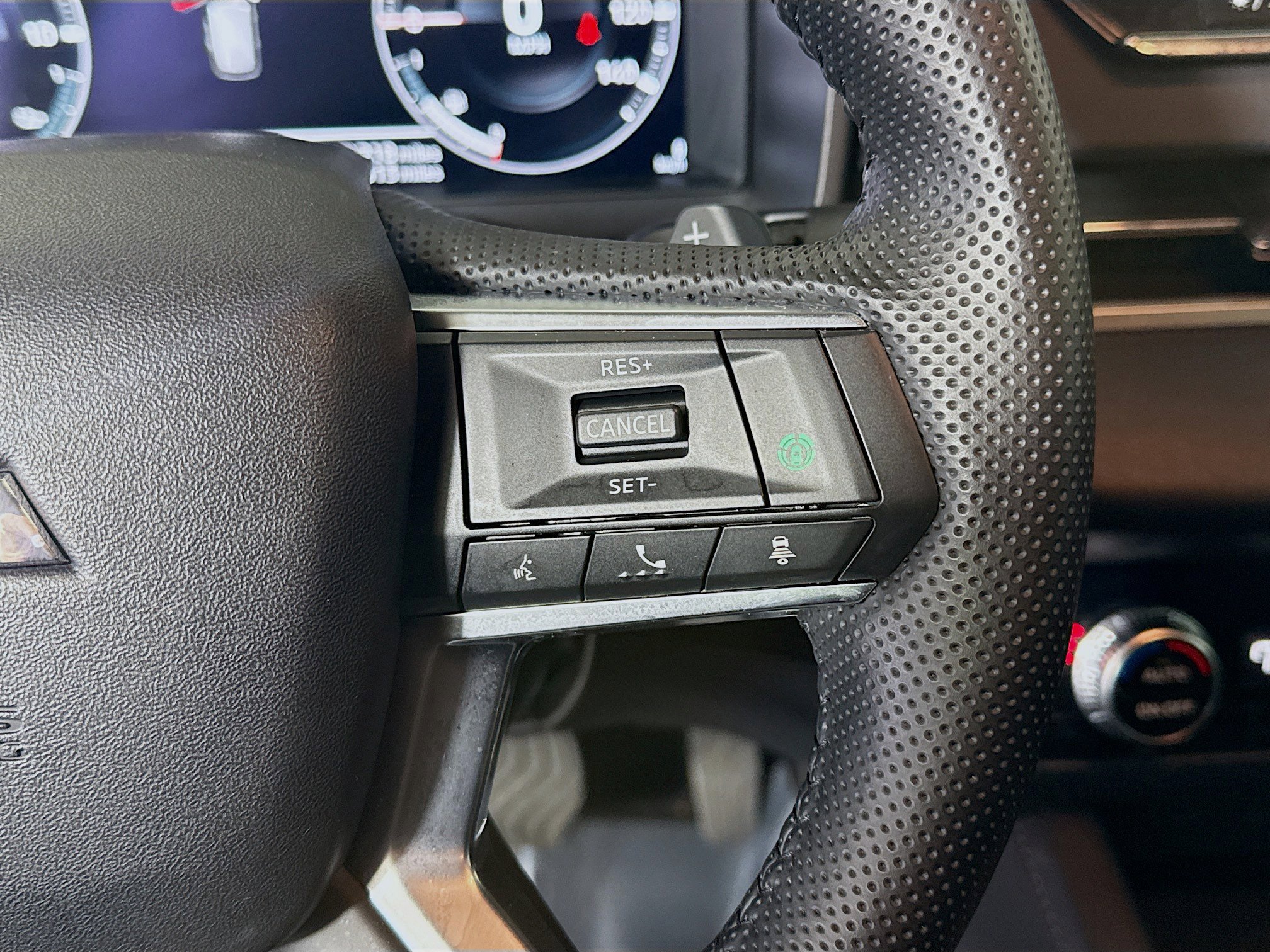 Used 2023 Mitsubishi Outlander SE image 15