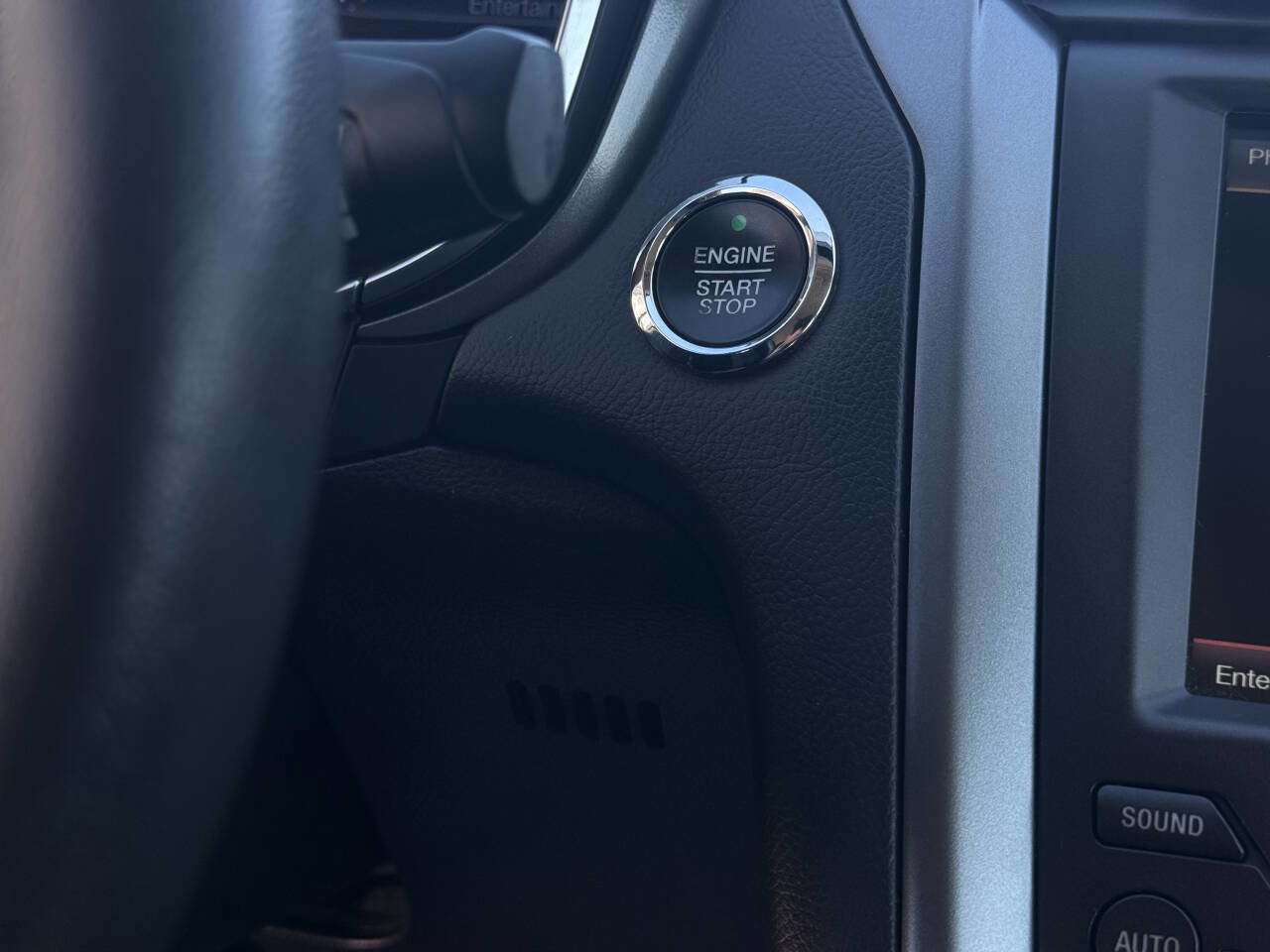 Used 2016 Ford Fusion Titanium image 19