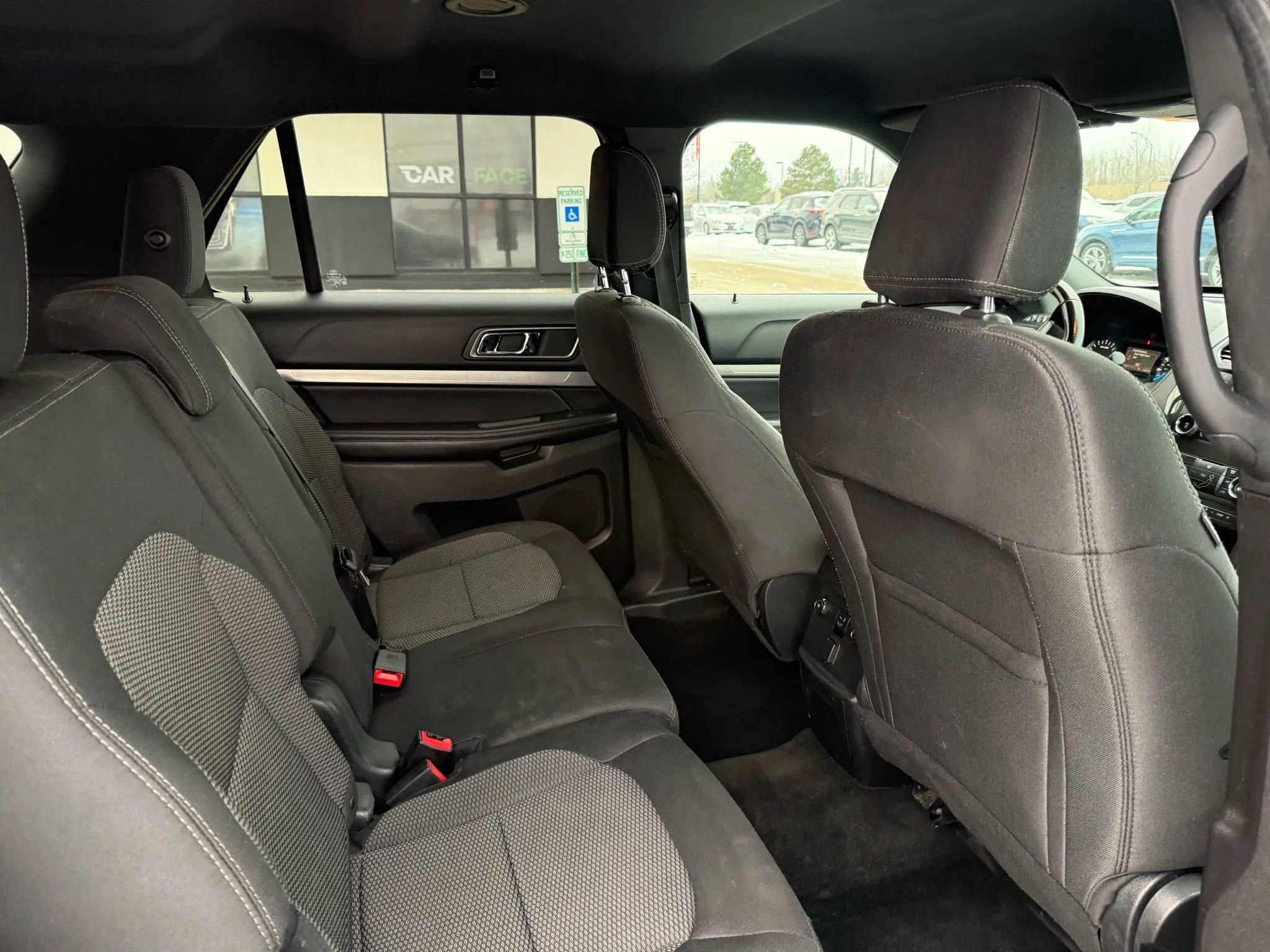 Used 2018 Ford Explorer XLT image 24