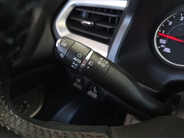 Used 2023 GMC Acadia SLT FWD image 61