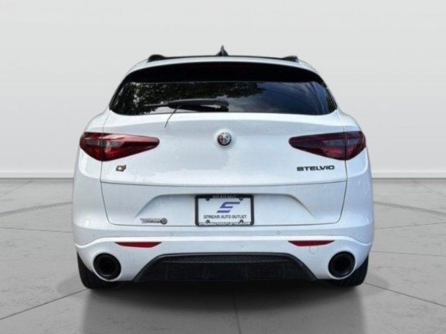 Used 2023 Alfa Romeo Stelvio Estrema AWD/4WD image 7