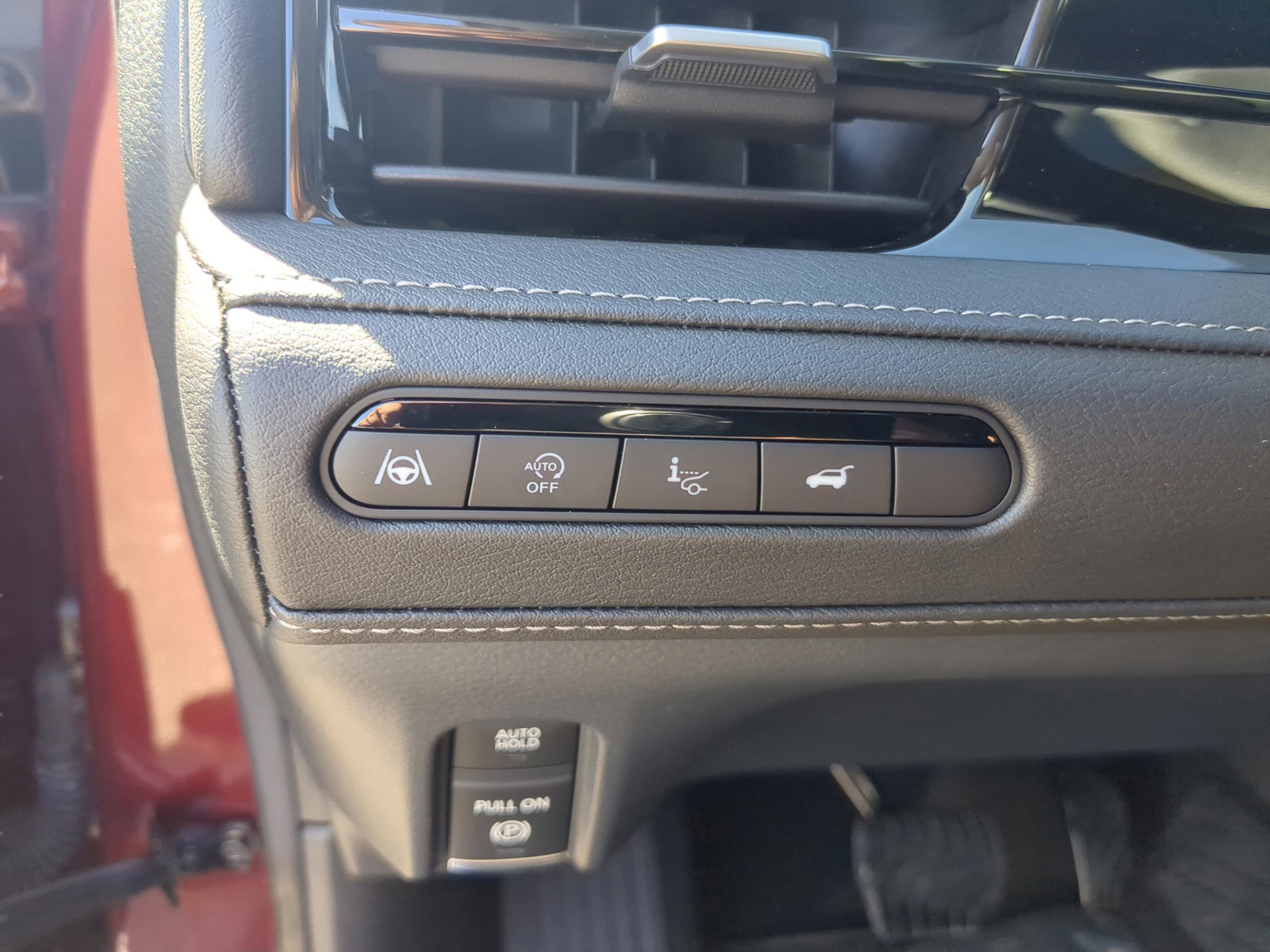 Used 2025 INFINITI QX80 Sensory image 33