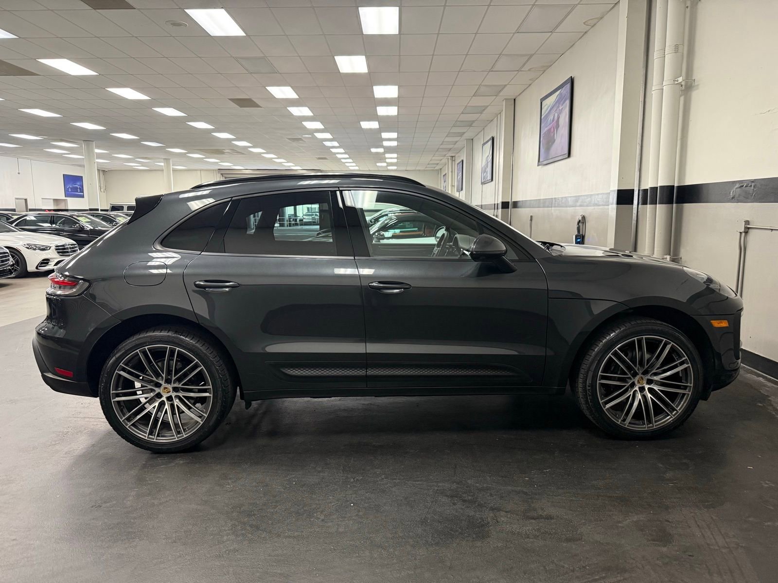 Used 2024 Porsche Macan w/ Premium Plus Package image 13