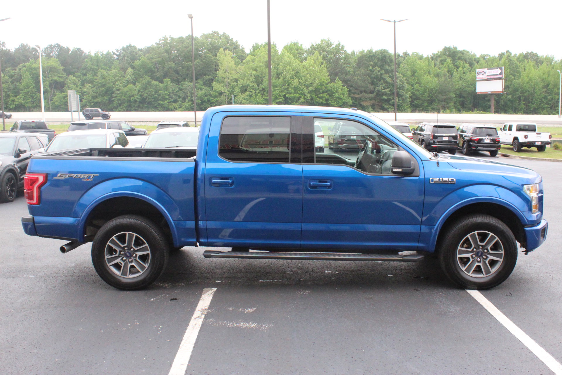 Used 2017 Ford F150 XLT w/ Equipment Group 302A Luxury AWD/4WD image 5