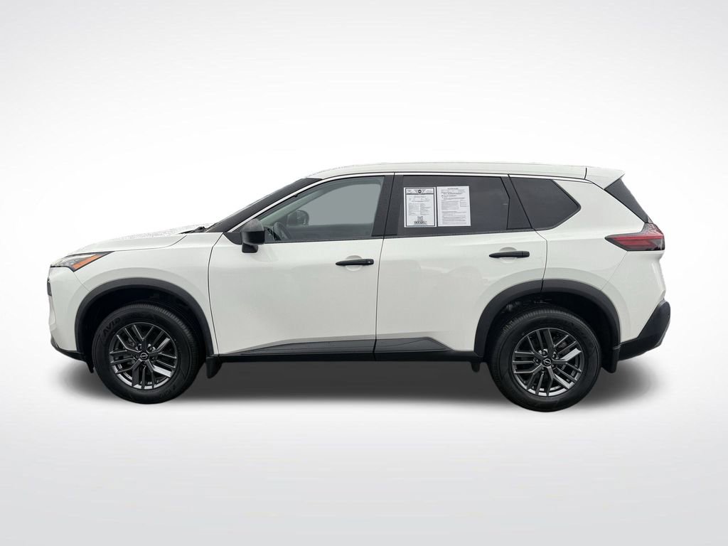 Used 2023 Nissan Rogue S image 4