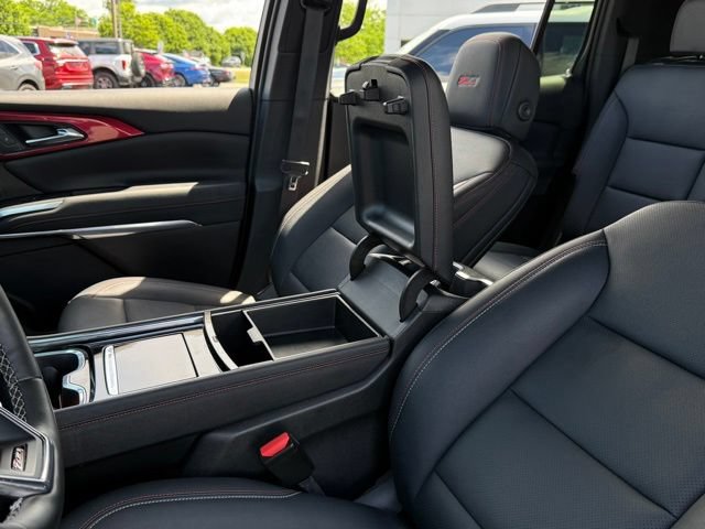 Used 2024 Chevrolet Traverse Z71 w/ Enhanced Driving Package AWD/4WD image 35