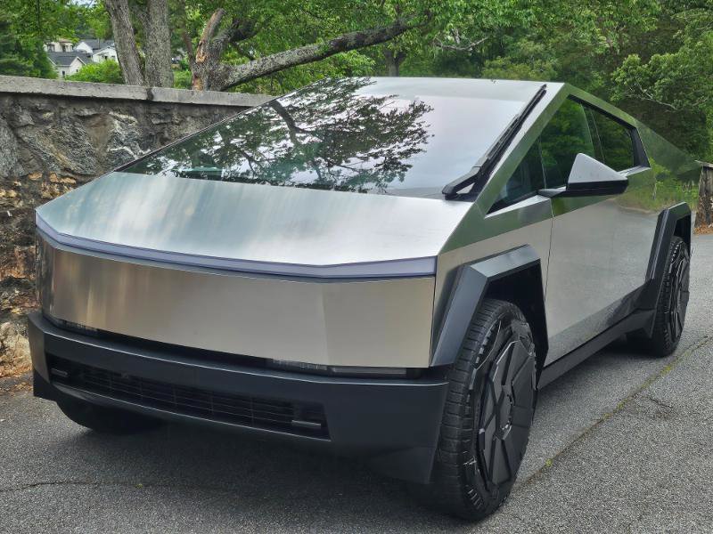Used 2024 Tesla Cybertruck AWD Crew Cab image 14