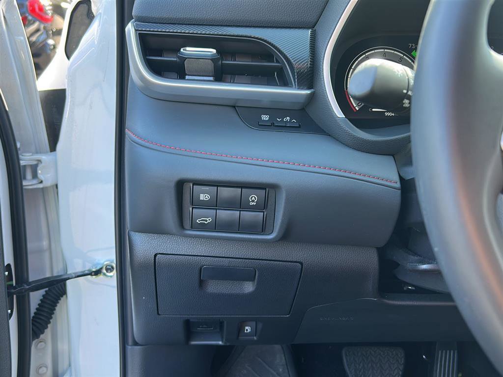 Used 2025 Toyota Highlander XSE AWD/4WD image 11