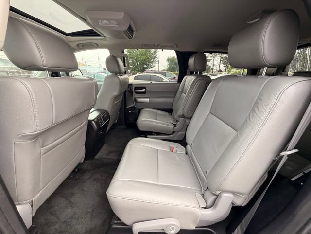 Used 2018 Toyota Sequoia Limited w/ Safety & Convenience Package AWD/4WD image 17