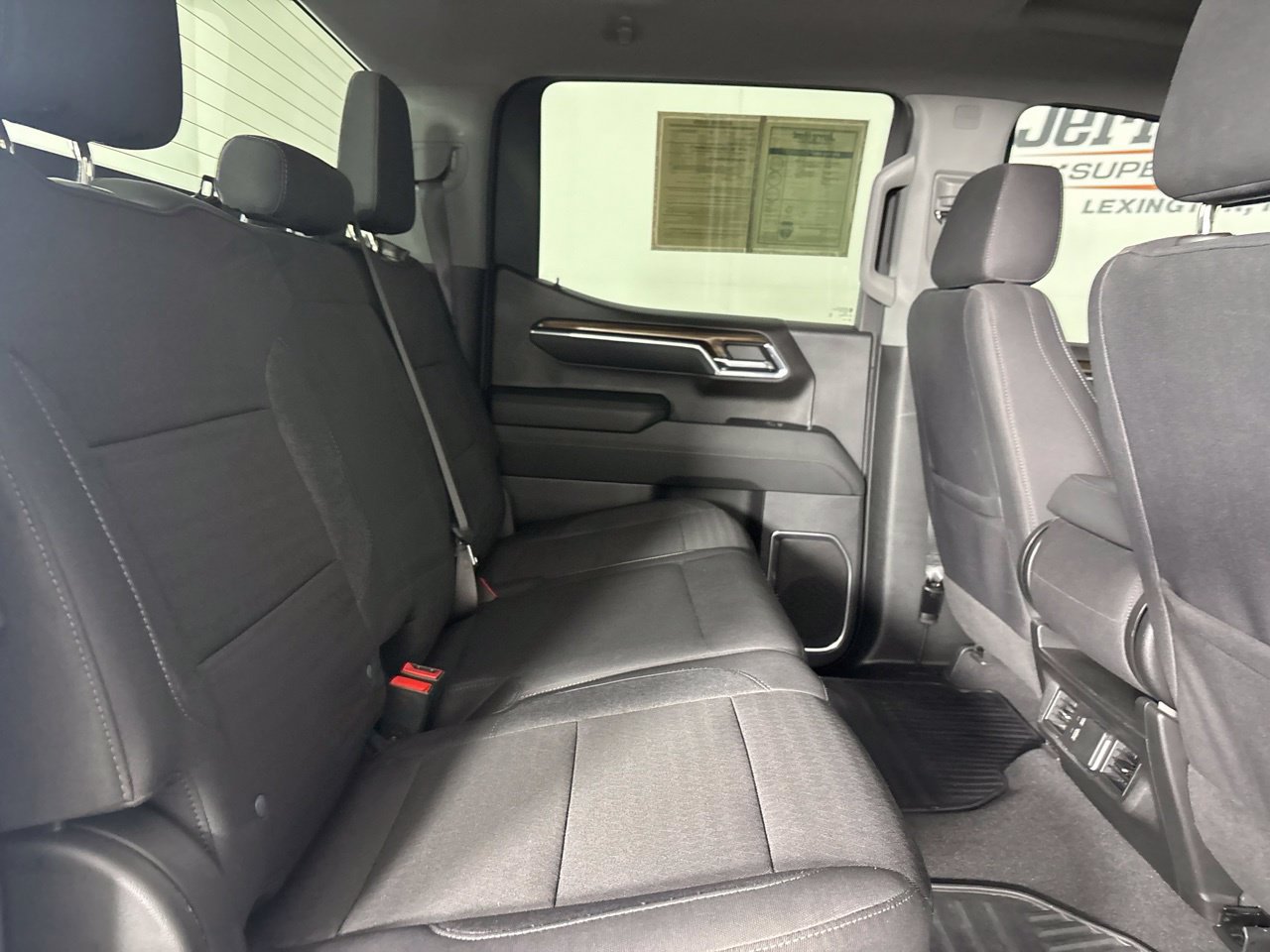 Used 2024 Chevrolet Silverado 1500 LT RWD image 26