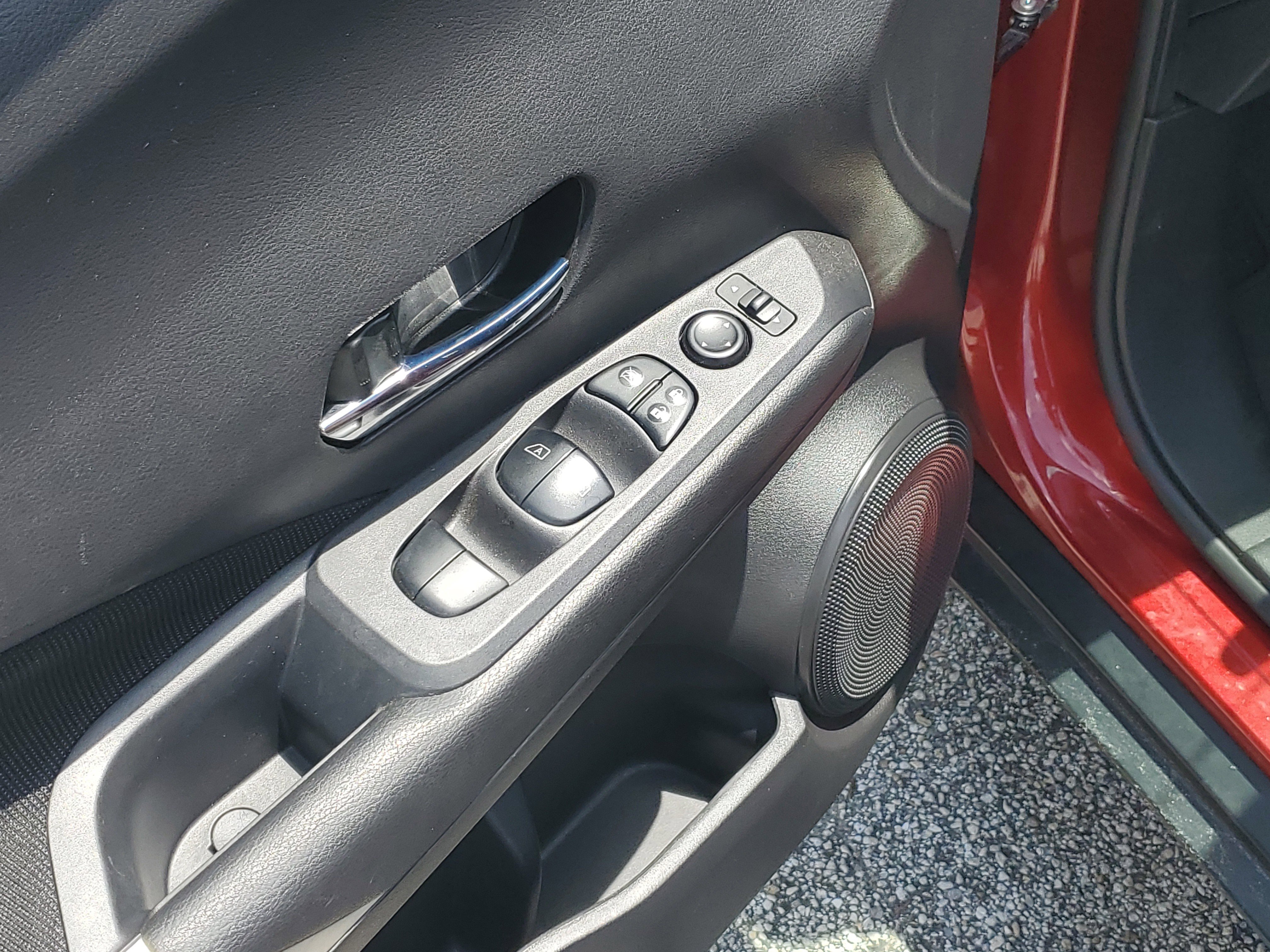 Used 2023 Nissan Kicks SV FWD image 14