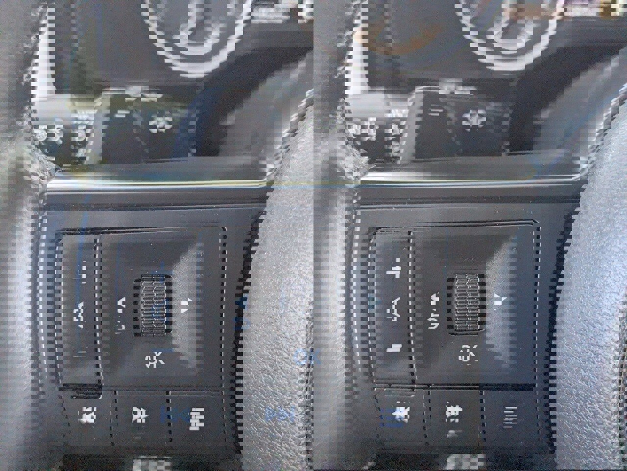 Certified 2024 Nissan Pathfinder SV image 28