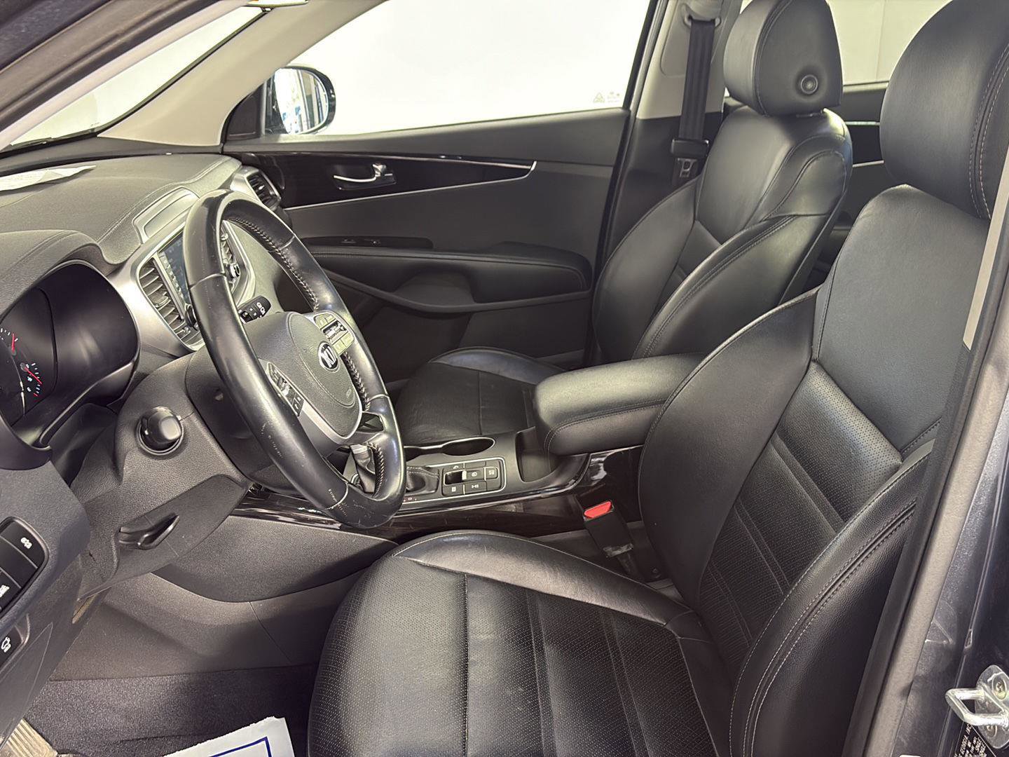 Used 2020 Kia Sorento EX image 22