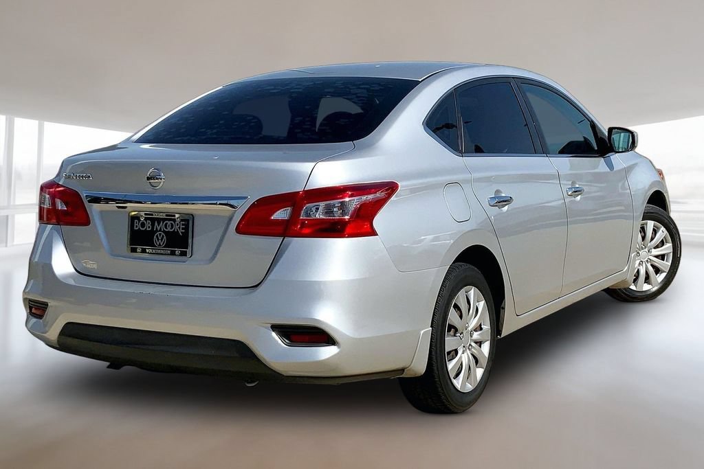 Used 2018 Nissan Sentra S FWD image 2