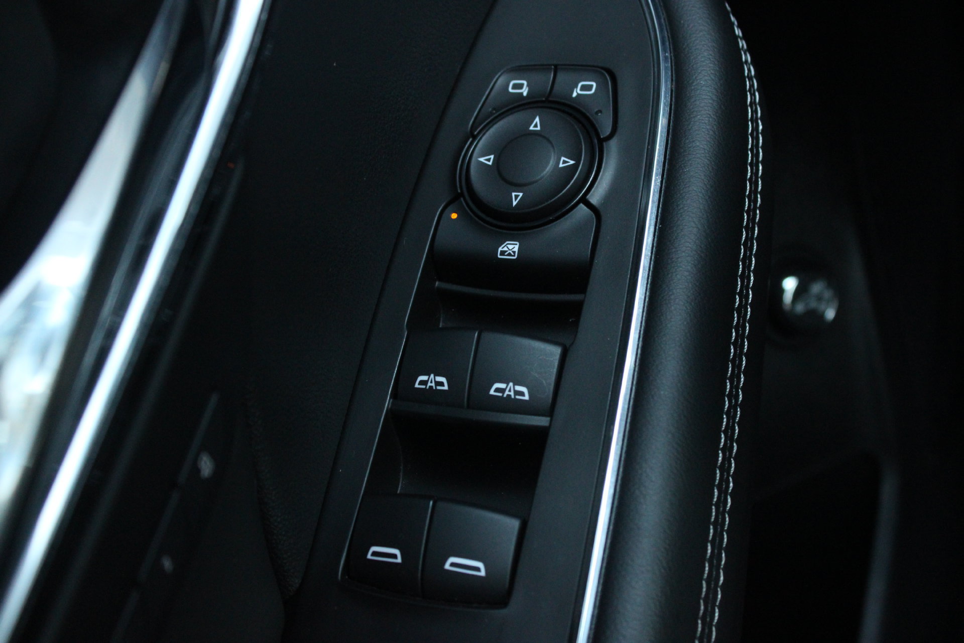 Used 2022 Buick Envision Essence w/ Sport Touring Package FWD image 23