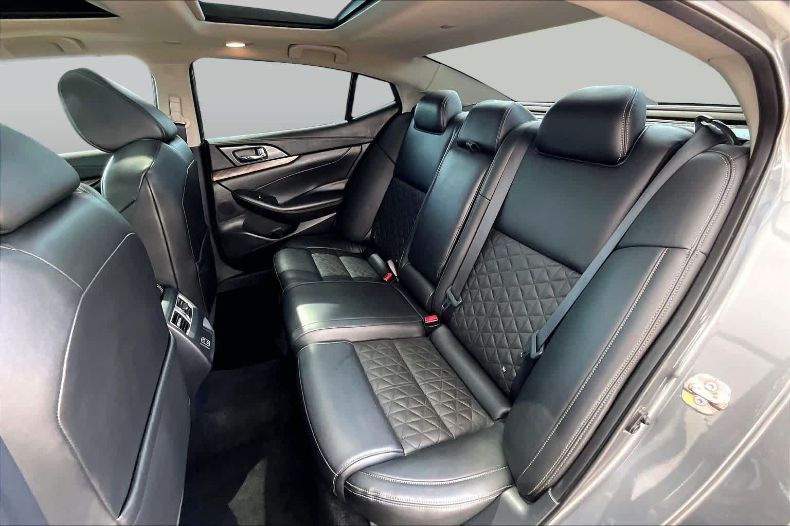 Used 2018 Nissan Maxima Platinum FWD image 20