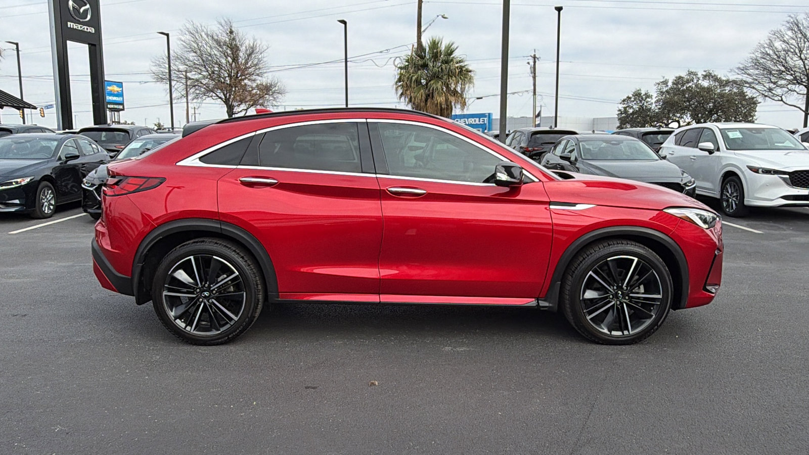 Used 2023 INFINITI QX55 Essential image 9