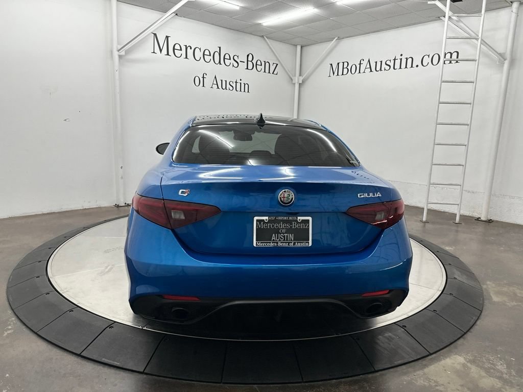 Used 2023 Alfa Romeo Giulia Veloce RWD image 6