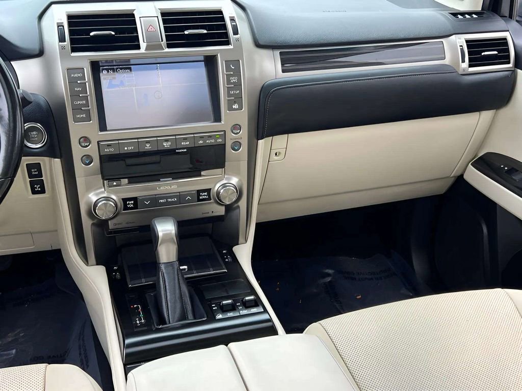 Used 2020 Lexus GX 460 Premium w/ Premium Package AWD/4WD image 28