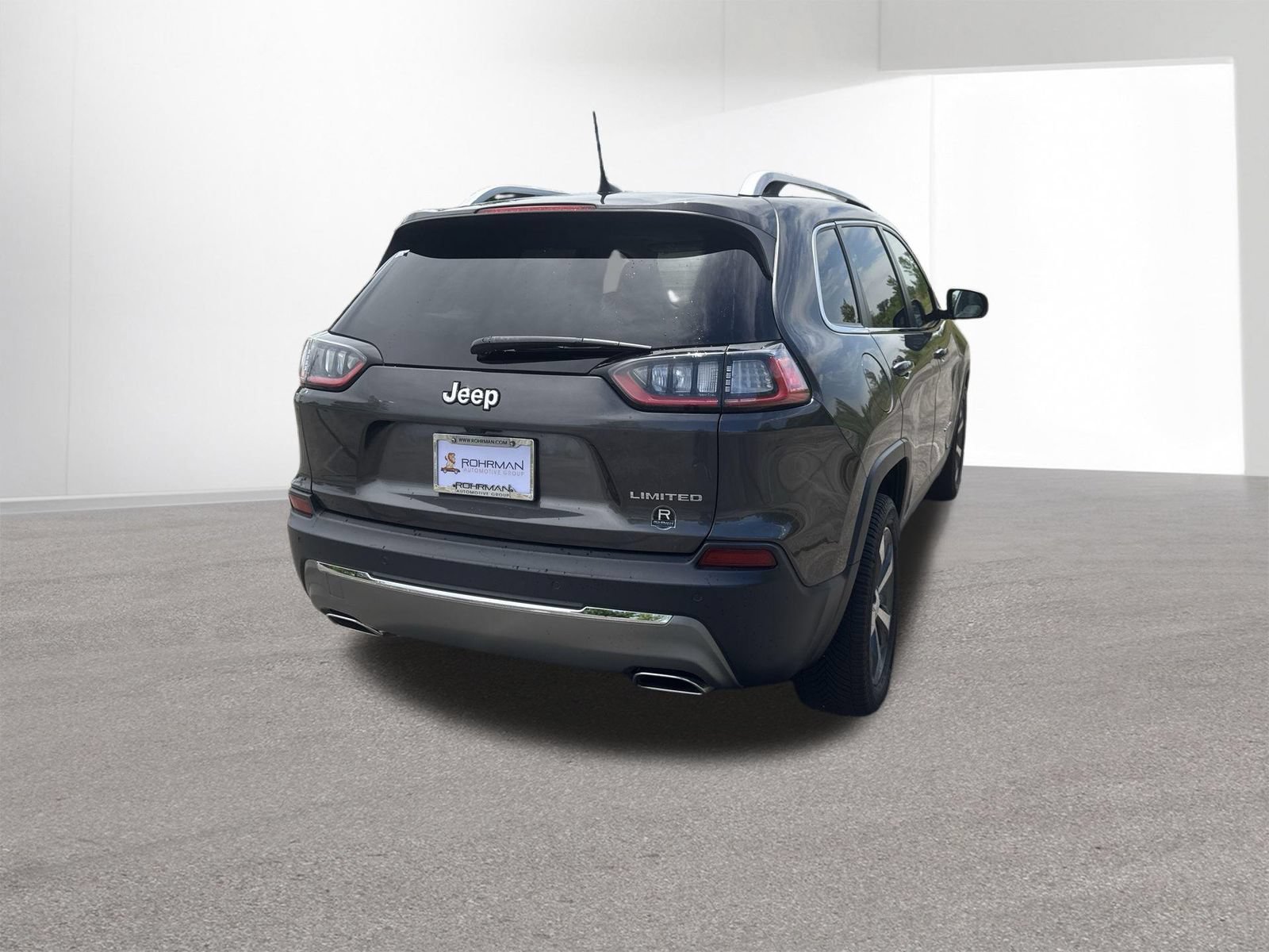 Used 2019 Jeep Cherokee Limited w/ Luxury Group FWD image 4