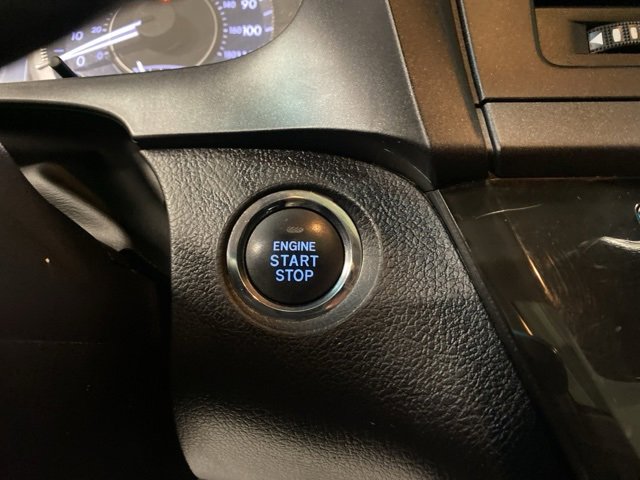 Used 2017 Toyota Sienna Limited image 21