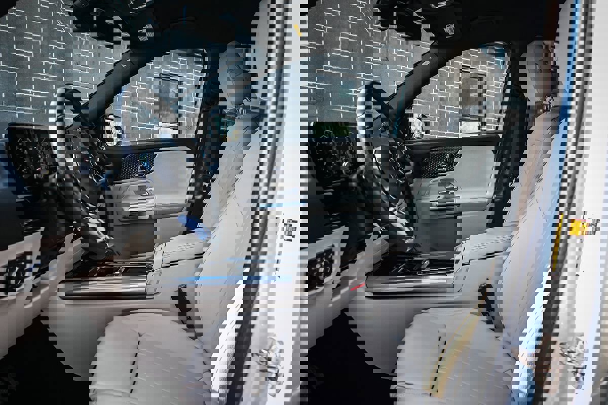 Used 2025 Mercedes-Benz GLA 250 image 8