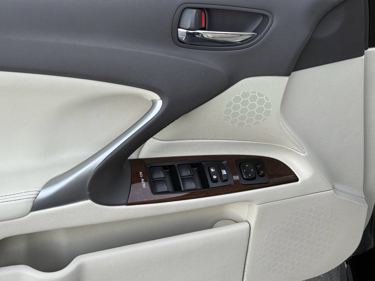 Used 2012 Lexus IS 250 Base 4dr Sedan 6A image 11