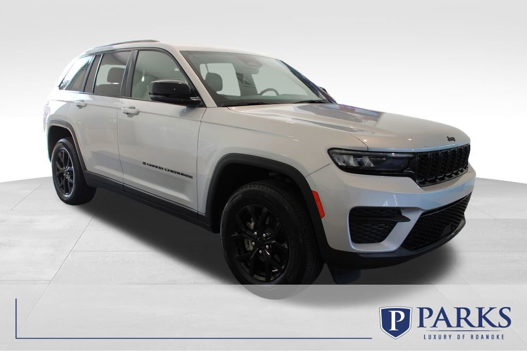 Used 2025 Jeep Grand Cherokee Altitude image 1