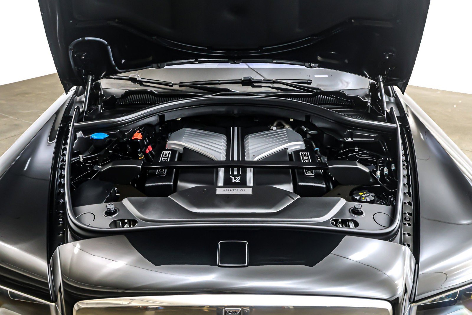 Used 2024 Rolls-Royce Cullinan image 11