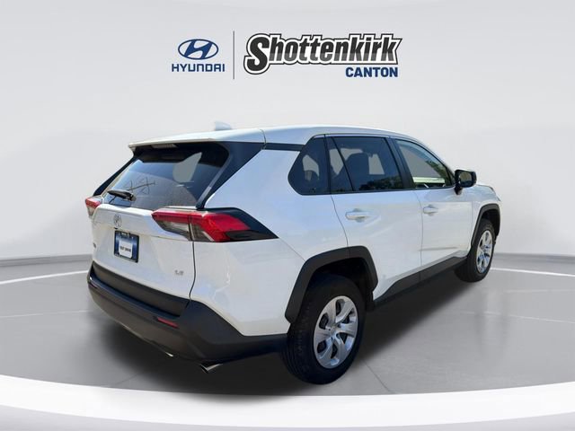 Used 2023 Toyota RAV4 LE image 5