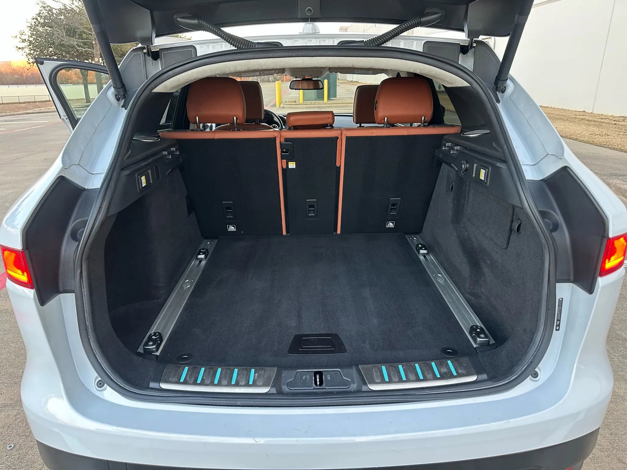 Used 2018 Jaguar F-PACE Portfolio image 22