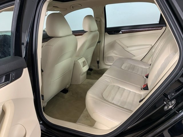 Used 2012 Volkswagen Passat TDI SEL Premium image 30
