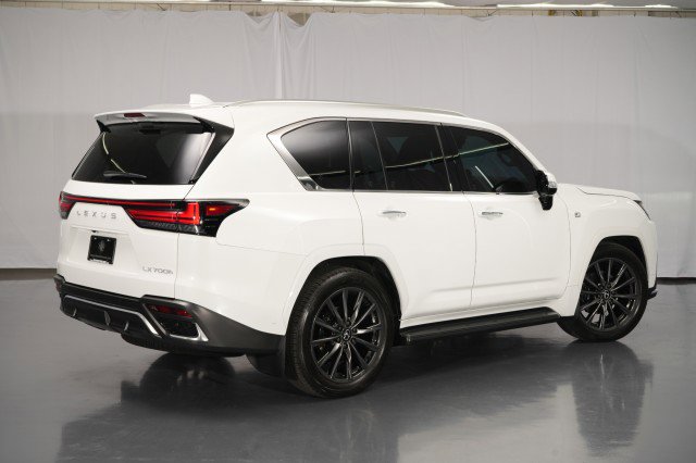 Used 2025 Lexus LX 700h F Sport image 12