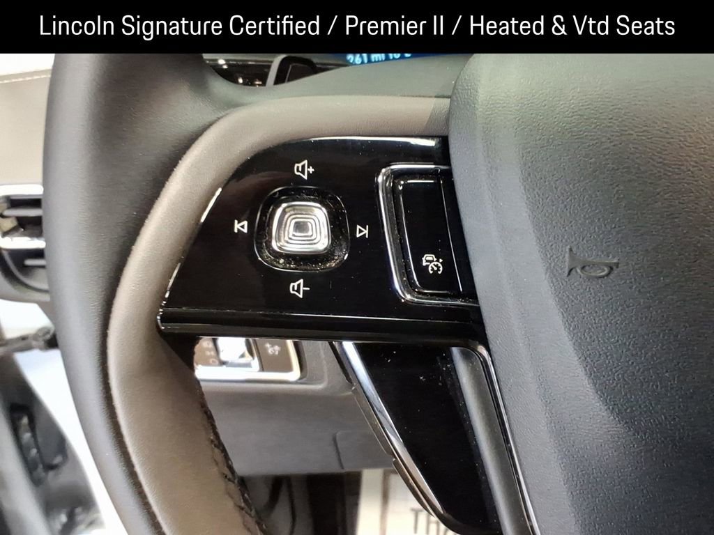 Used 2025 Lincoln Corsair AWD w/ Equipment Group 101A image 19