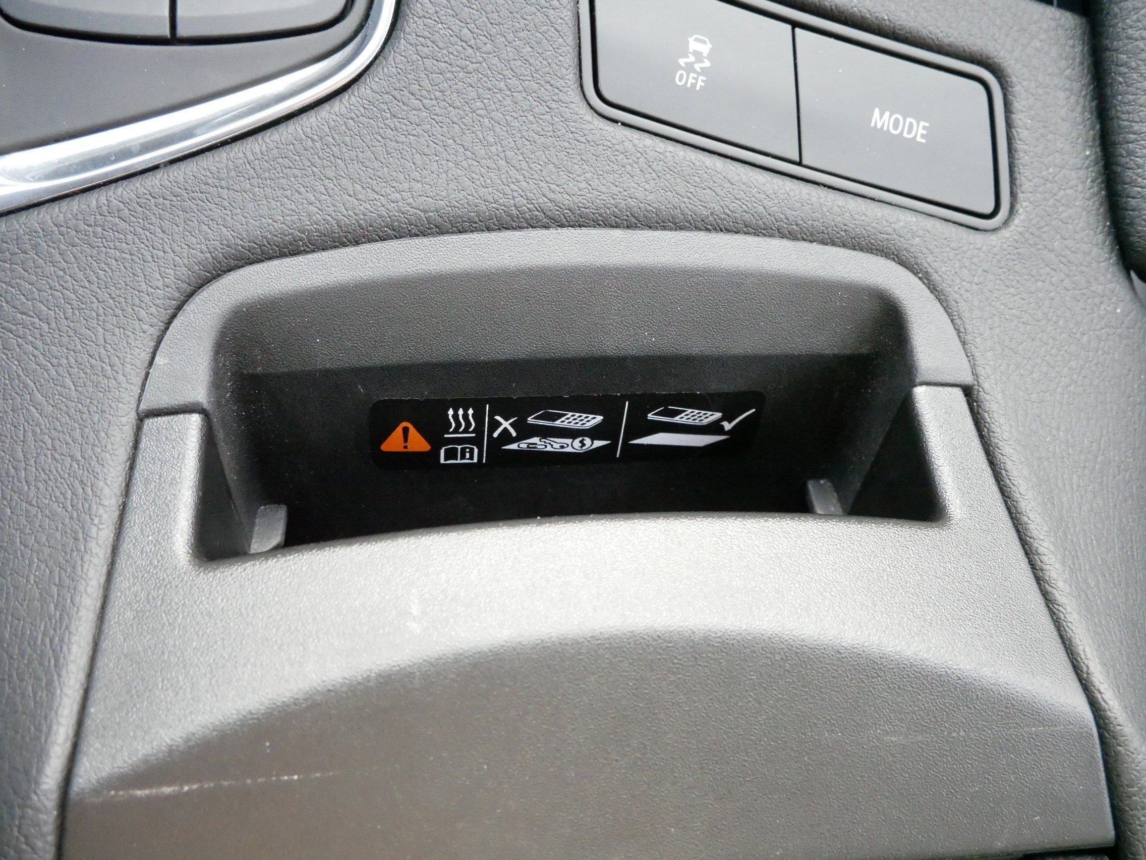 Certified 2024 Cadillac XT6 Sport w/ LPO, Onyx Lite Package image 34