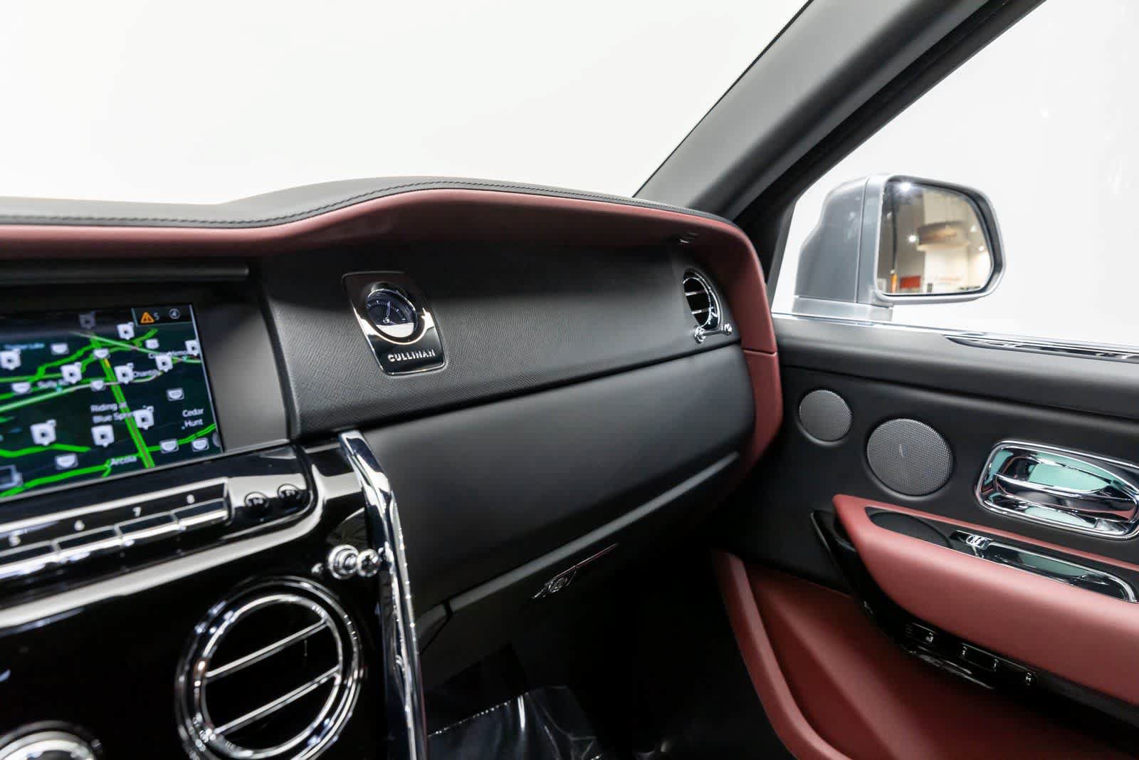 Certified 2022 Rolls-Royce Cullinan AWD/4WD image 30
