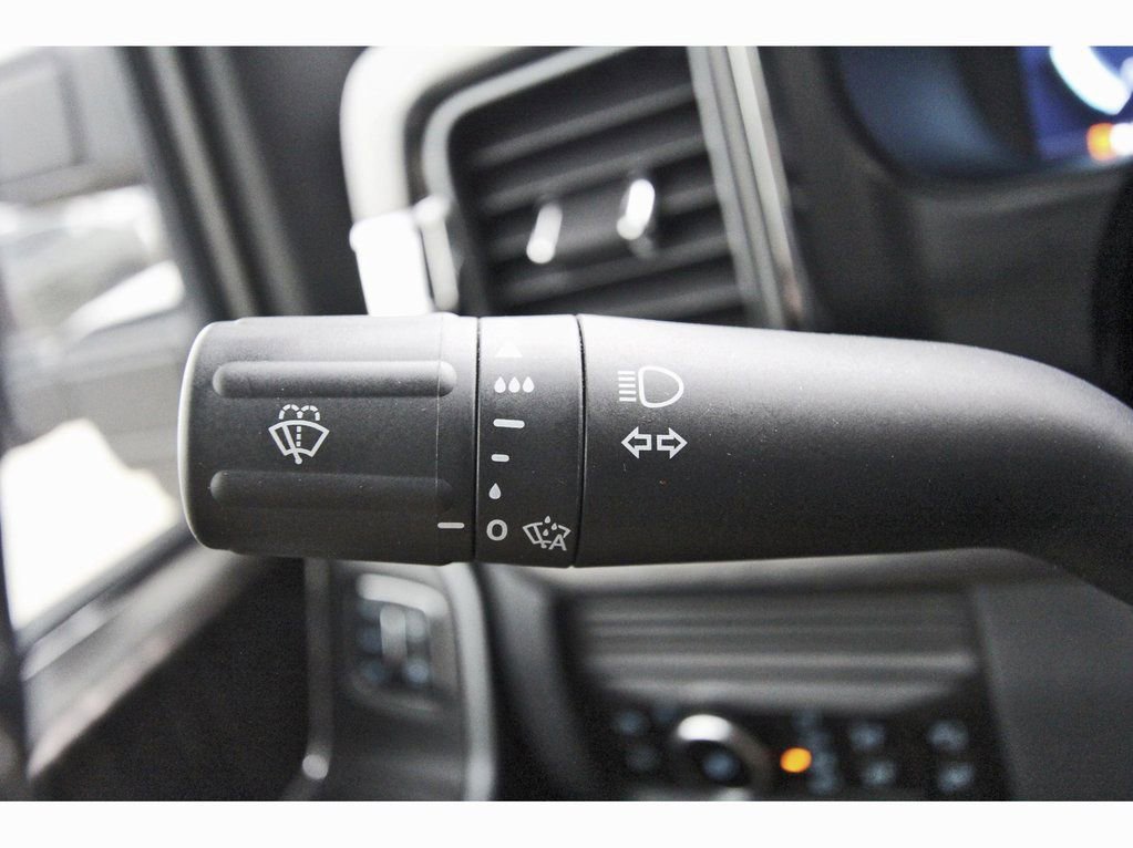 Used 2025 Ford F250 Lariat w/ Black Appearance Package image 21