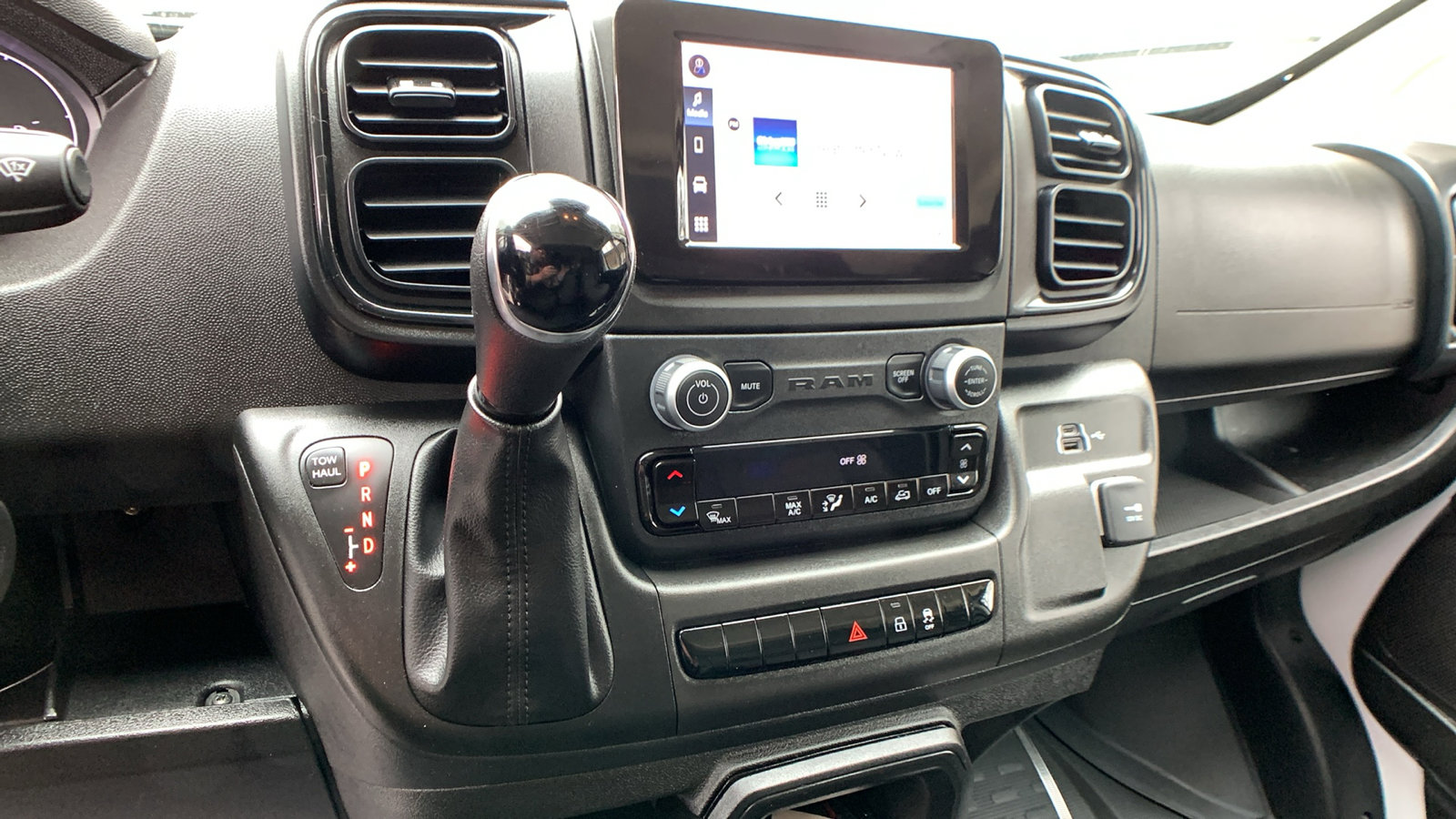 Used 2023 RAM ProMaster 2500 image 17