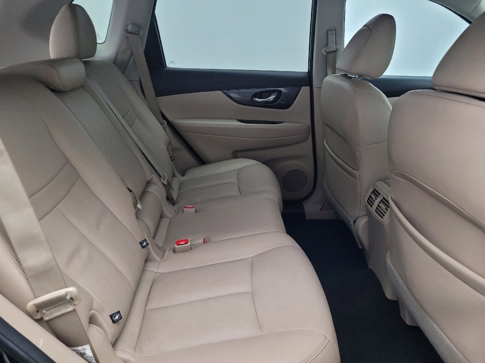 Used 2016 Nissan Rogue SL w/ SL Premium Package image 19