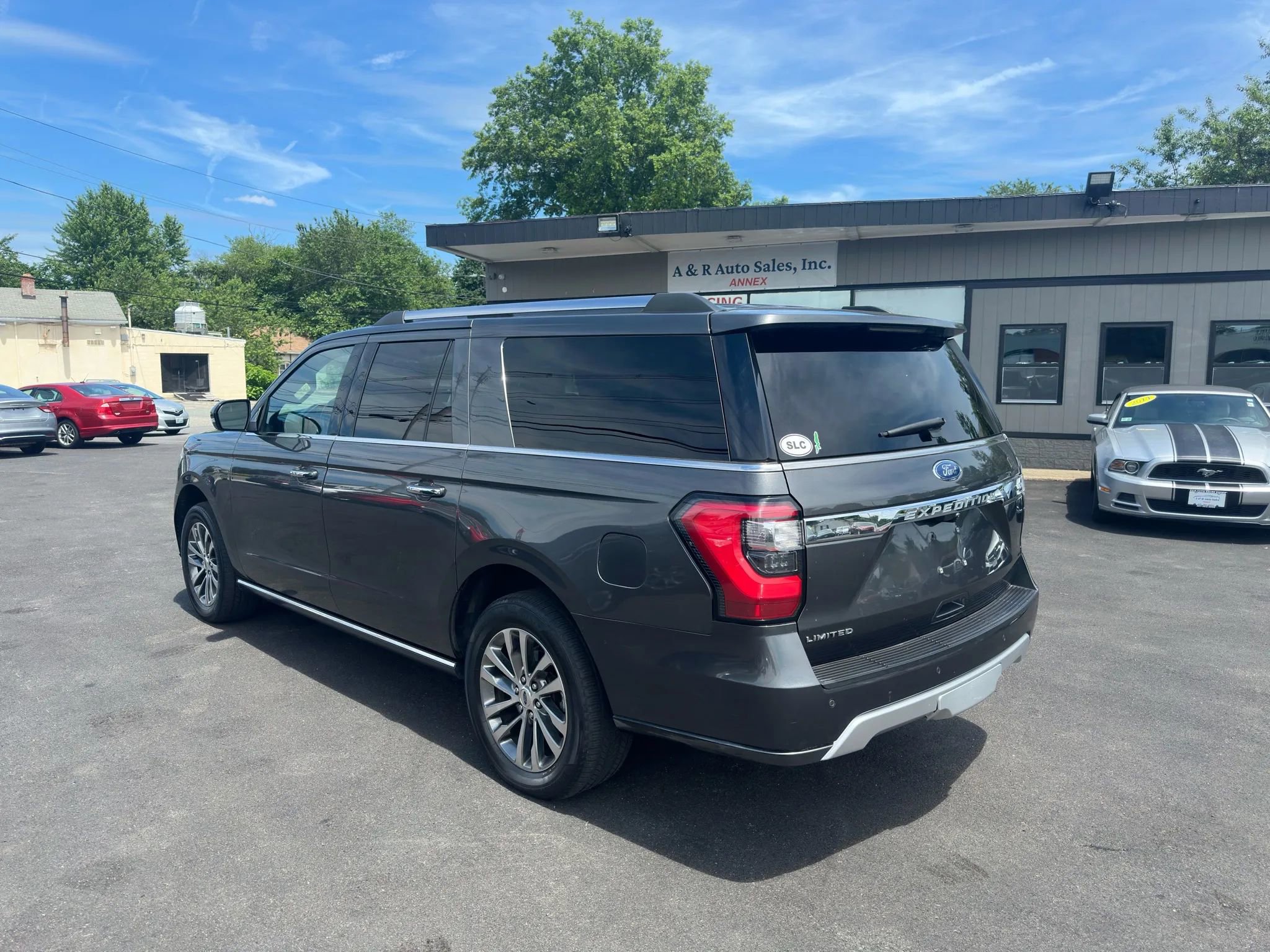 Used 2018 Ford Expedition Max Limited image 4